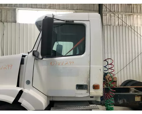 Volvo VNL Door Assembly, Front