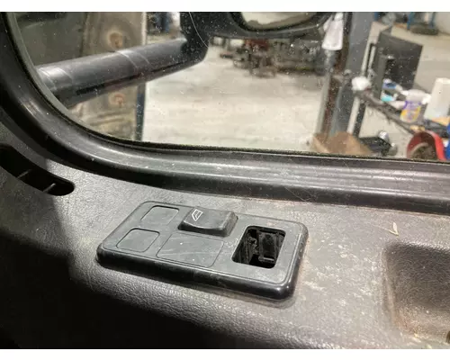 Volvo VNL Door Assembly, Front