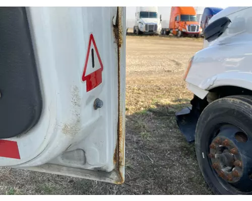 Volvo VNL Door Assembly, Front