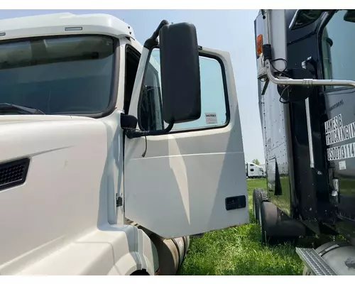 Volvo VNL Door Assembly, Front