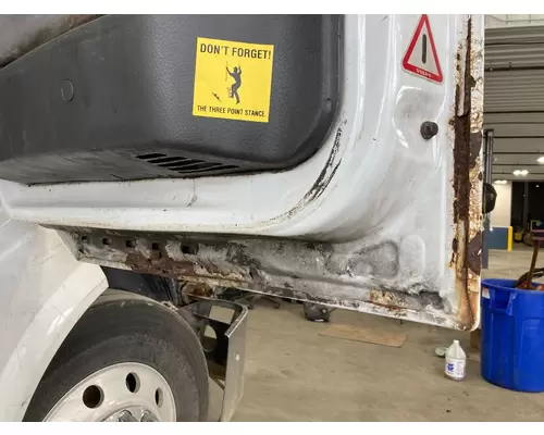 Volvo VNL Door Assembly, Front