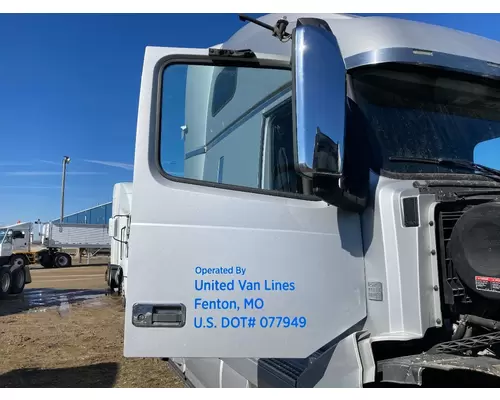 Volvo VNL Door Assembly, Front