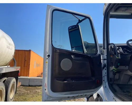 Volvo VNL Door Assembly, Front