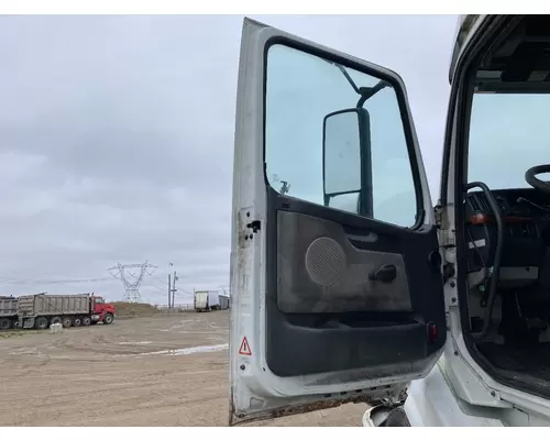 Volvo VNL Door Assembly, Front