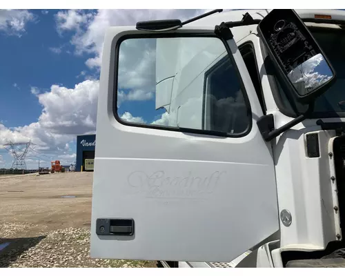 Volvo VNL Door Assembly, Front