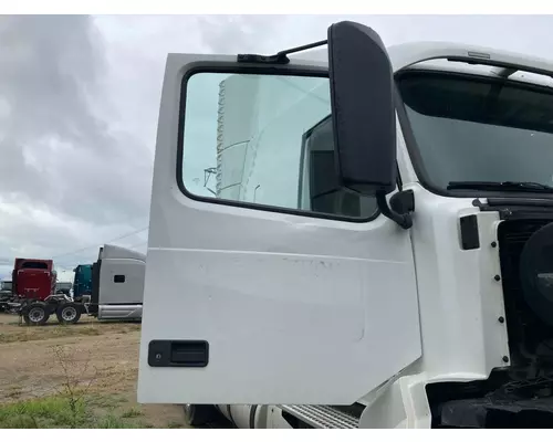 Volvo VNL Door Assembly, Front