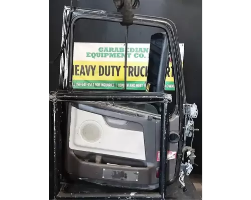 Volvo VNL Door Assembly, Front