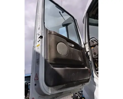 Volvo VNL Door Assembly, Front
