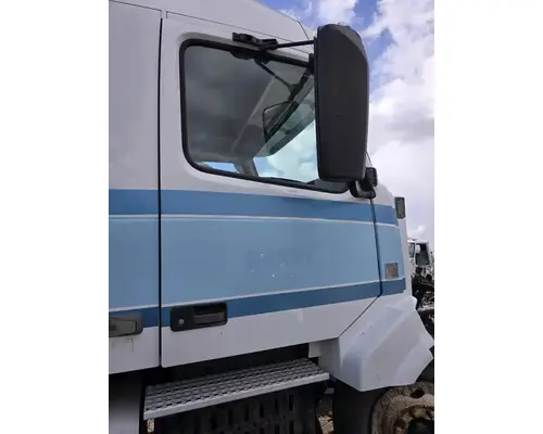 Volvo VNL Door Assembly, Front
