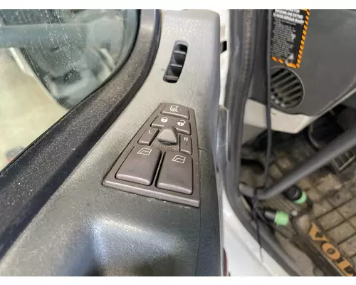 Volvo VNL Door Mirror