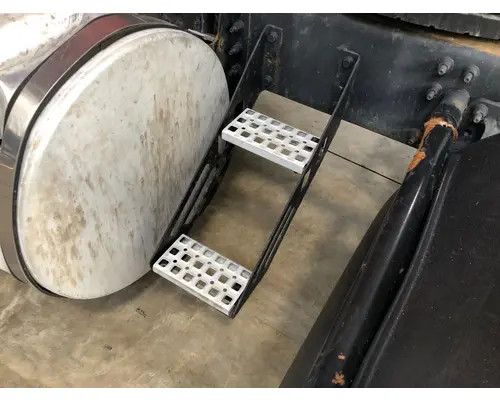 Volvo VNL Engine Brackets, Misc.