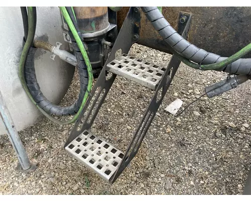 Volvo VNL Engine Brackets, Misc.