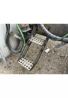 Volvo VNL Engine Brackets, Misc.