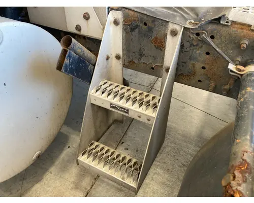 Volvo VNL Engine Brackets, Misc.