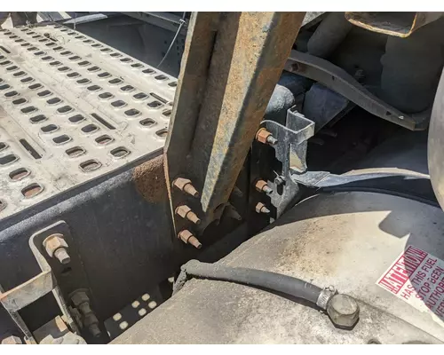 Volvo VNL Exhaust Bracket