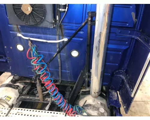 Volvo VNL Exhaust Bracket