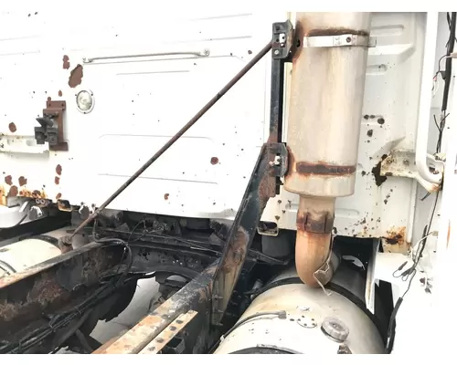 Volvo VNL Exhaust Bracket