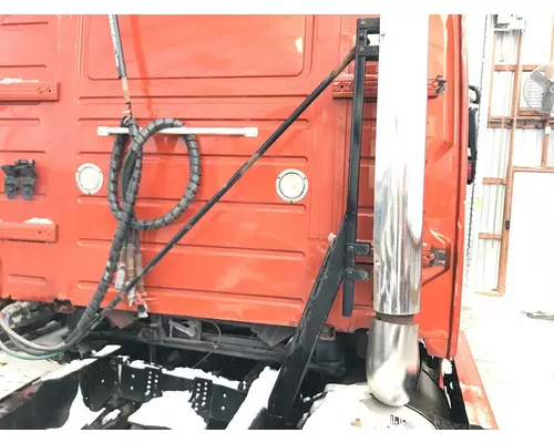 Volvo VNL Exhaust Bracket