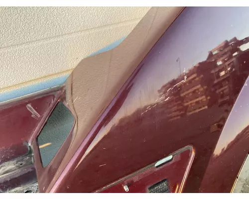 Volvo VNL Fairing (Side)