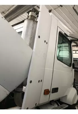Volvo VNL Fairing (Side)