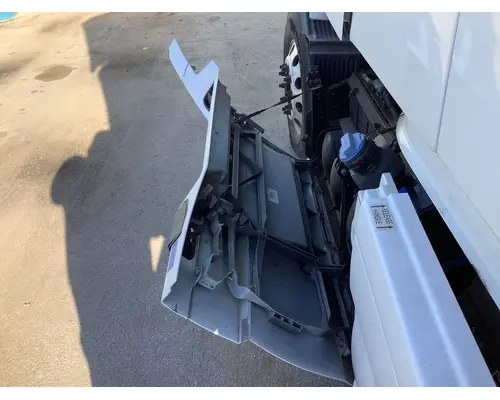 Volvo VNL Fairing (Side)