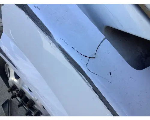 Volvo VNL Fairing (Side)
