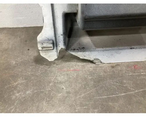 Volvo VNL Fairing (Side)