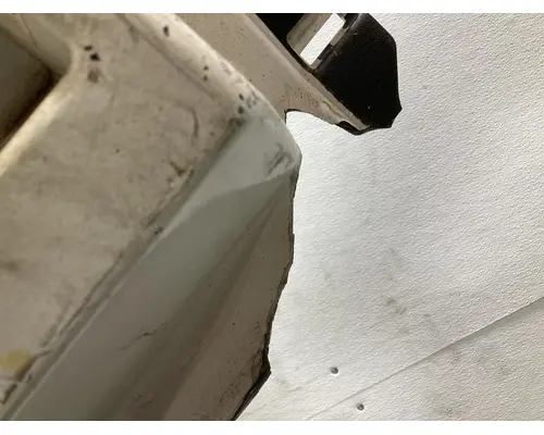 Volvo VNL Fairing (Side)