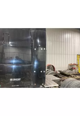 Volvo VNL Fairing (Side)