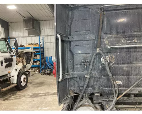 Volvo VNL Fairing (Side)