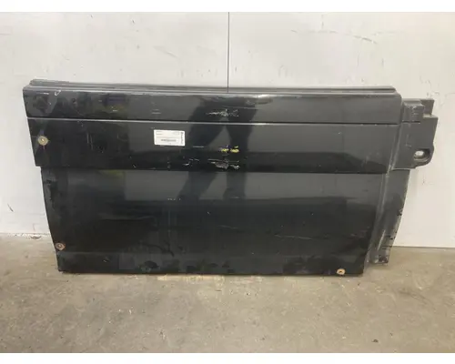 Volvo VNL Fairing (Side)
