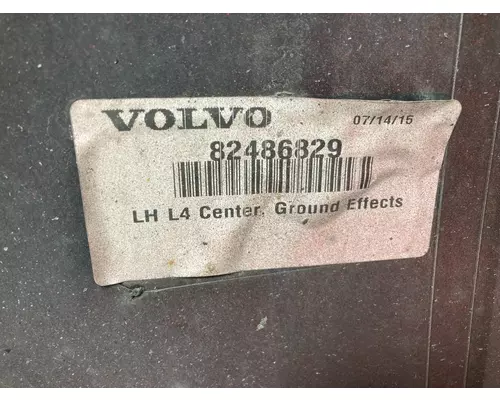 Volvo VNL Fairing (Side)