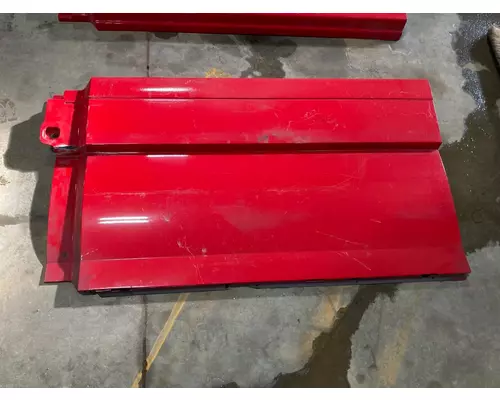 Volvo VNL Fairing (Side)