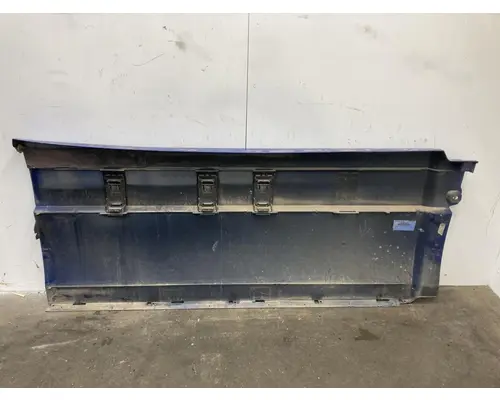 Volvo VNL Fairing (Side)