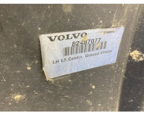 Volvo VNL Fairing (Side)
