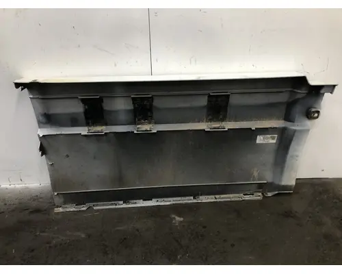 Volvo VNL Fairing (Side)