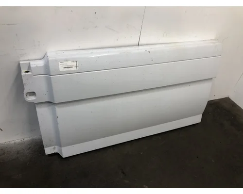 Volvo VNL Fairing (Side)