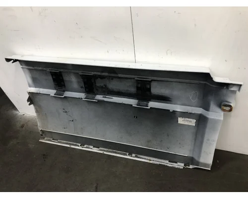 Volvo VNL Fairing (Side)