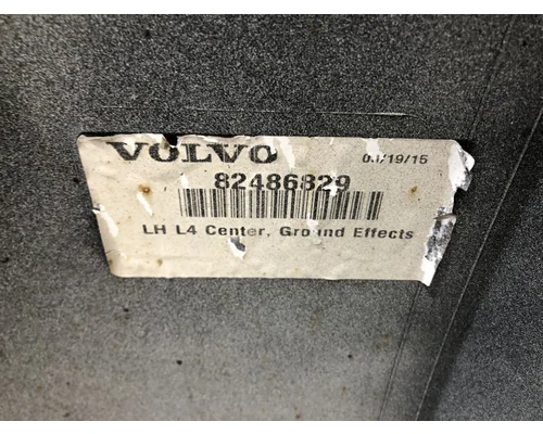 Volvo VNL Fairing (Side)