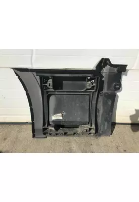 Volvo VNL Fairing (Side)