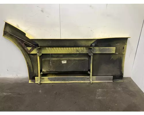 Volvo VNL Fairing (Side)