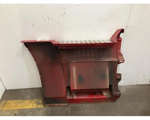 Volvo VNL Fairing (Side)