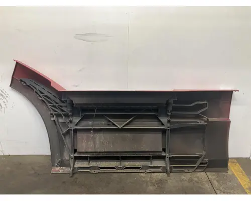 Volvo VNL Fairing (Side)