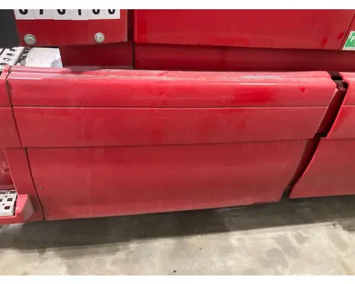 Volvo VNL Fairing (Side)