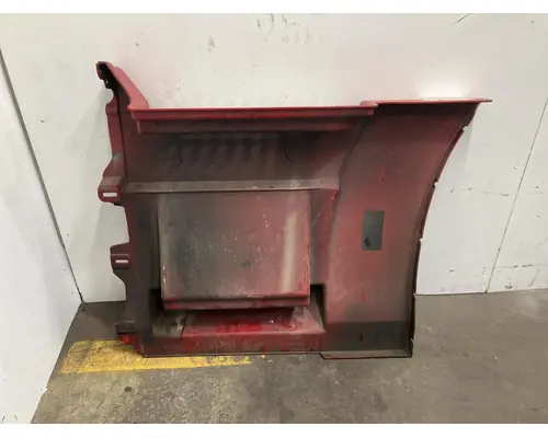 Volvo VNL Fairing (Side)
