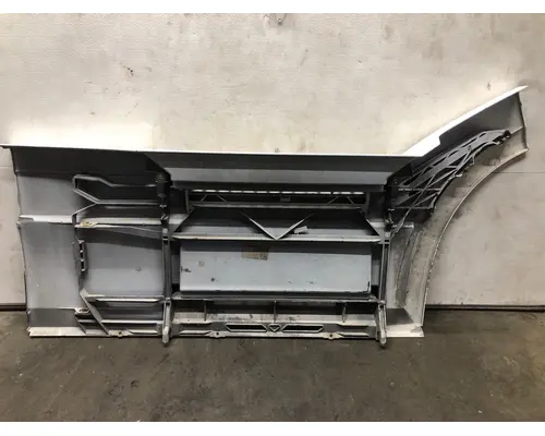 Volvo VNL Fairing (Side)