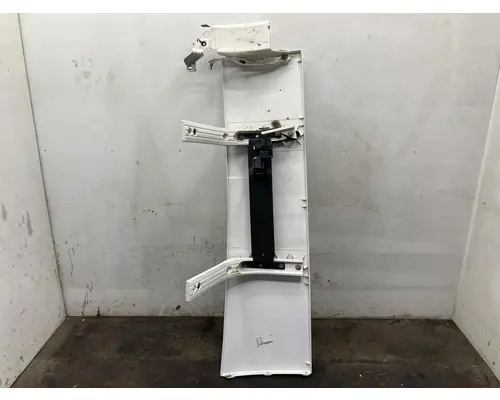 Volvo VNL Fairing (Side)