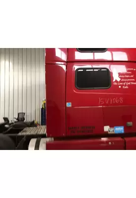 Volvo VNL Fairing (Side)