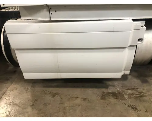 Volvo VNL Fairing (Side)