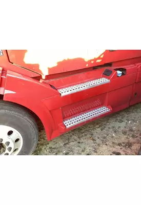 Volvo VNL Fairing (Side)